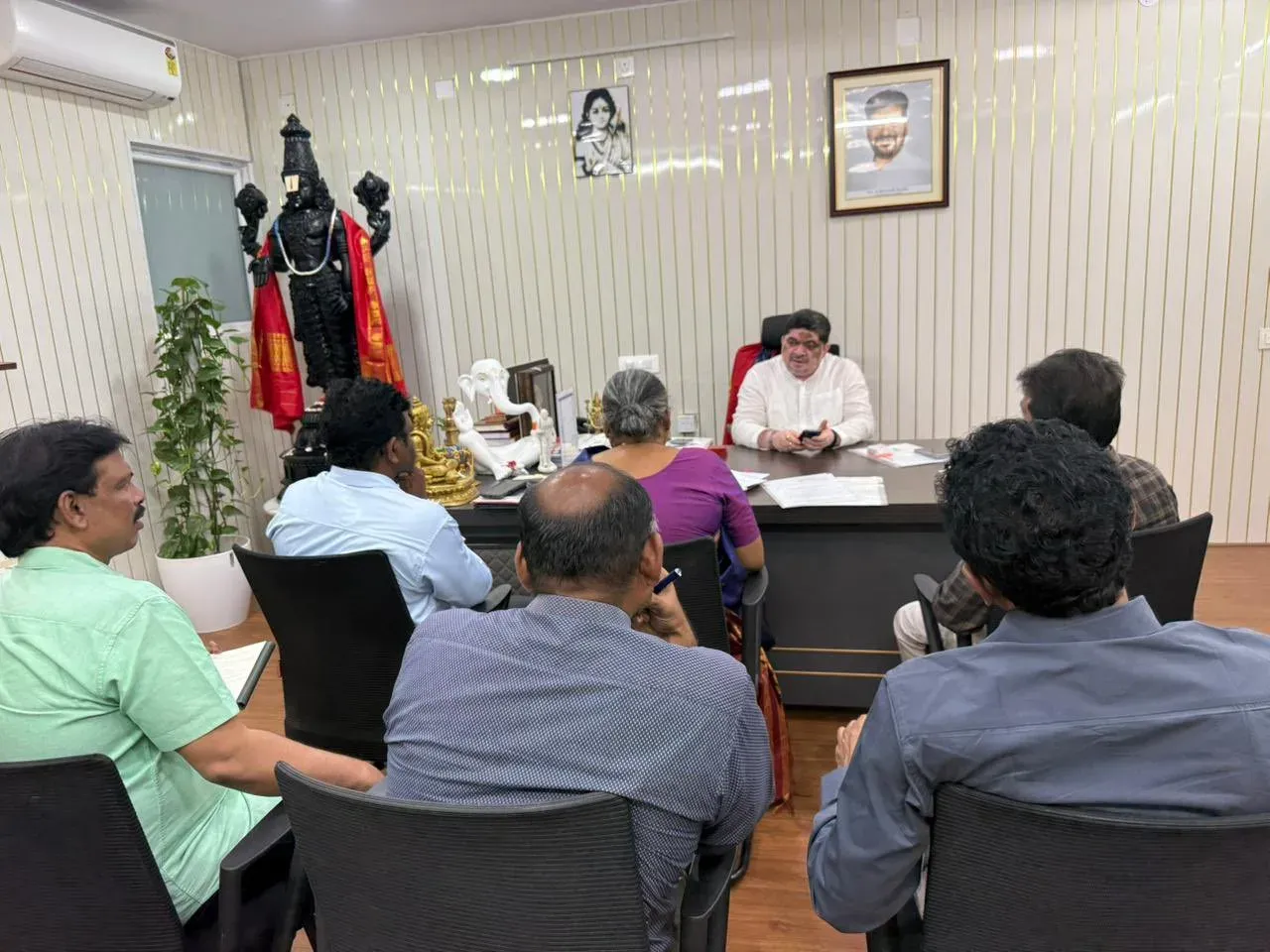 पिछड़ा वर्ग कल्याण मंत्री पोन्नम प्रभाकर की हैदराबाद में समीक्षा बैठक, हॉस्टल सुविधाओं और शिक्षा गुणवत्ता पर दिए सख्त निर्देश