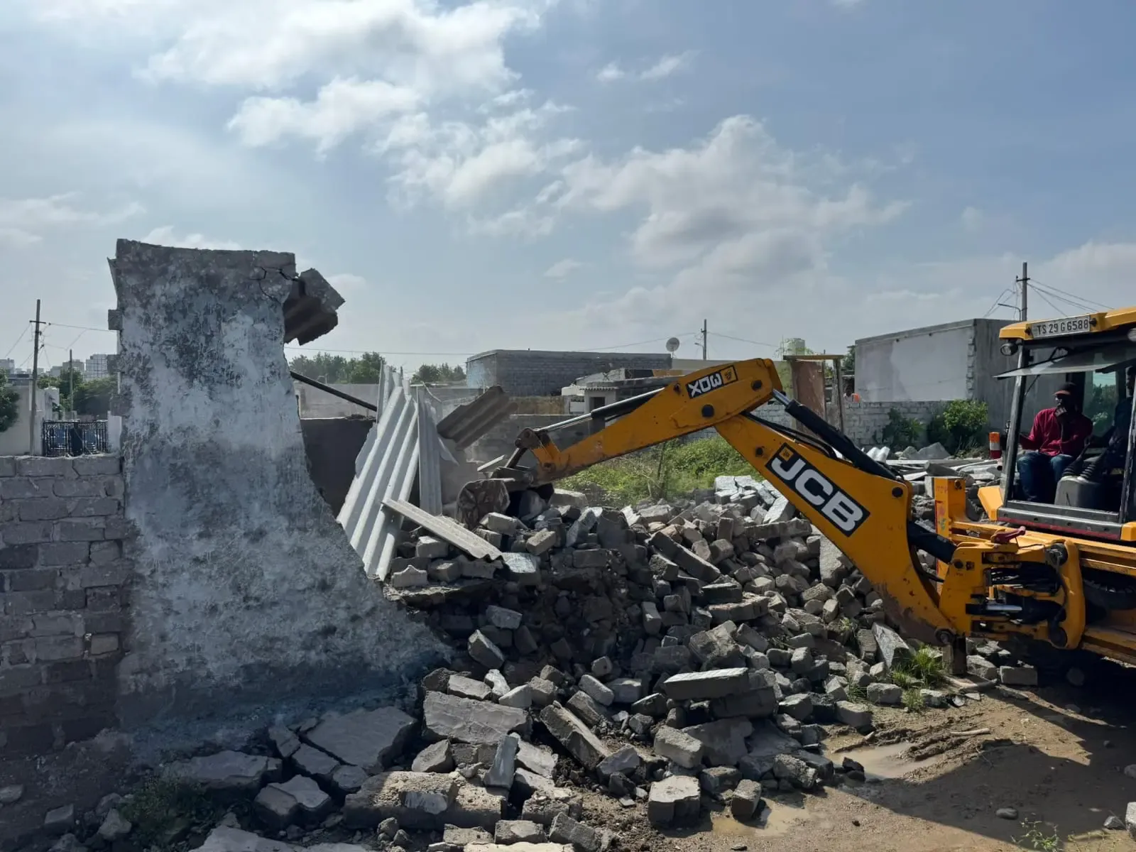 What Actions is HYDRAA Taking to Demolish Encroachments on Government Land in Hyderabad?