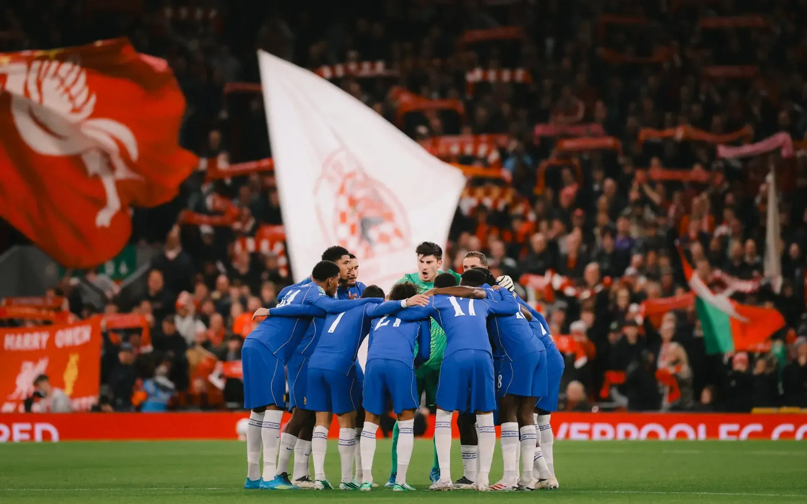 Michael Owen predicts Chelsea 3-1 Man Utd, cites United's defensive frailty