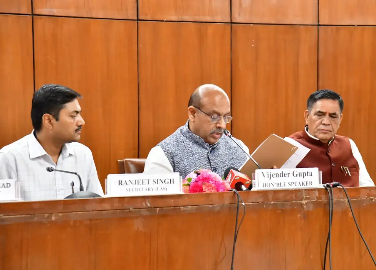 Will the Illuminated Delhi Assembly Building Be Open for Public Visits?