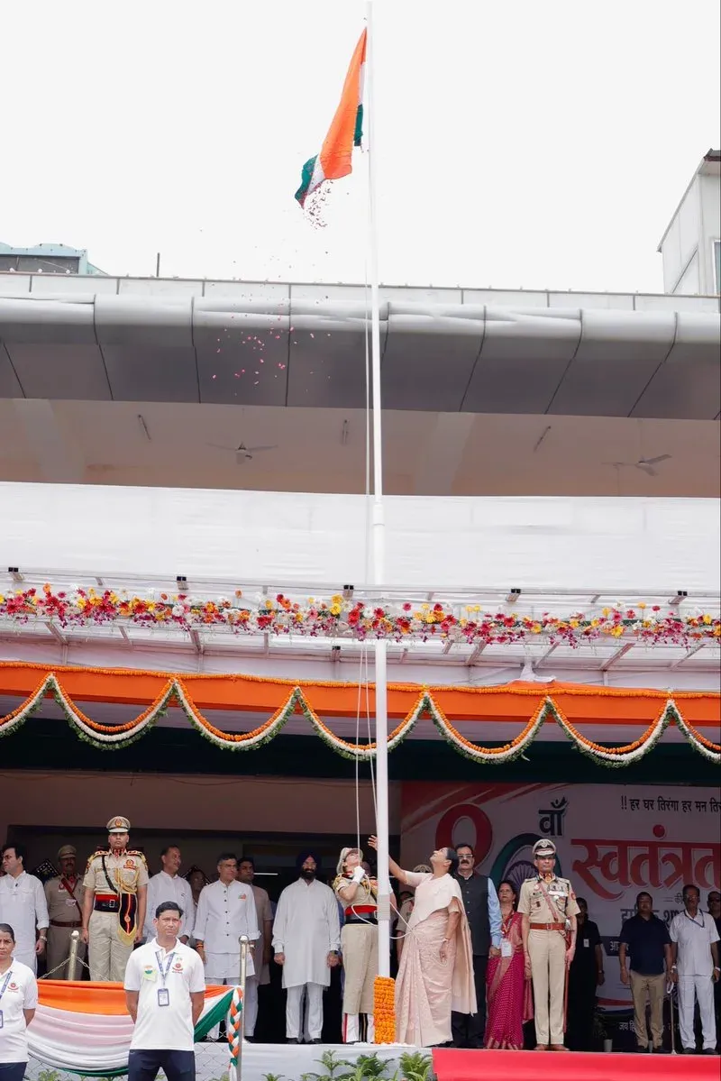Delhi CM Rekha Gupta hoists Tricolour at Chhatrasal Stadium on 80th Independence Day