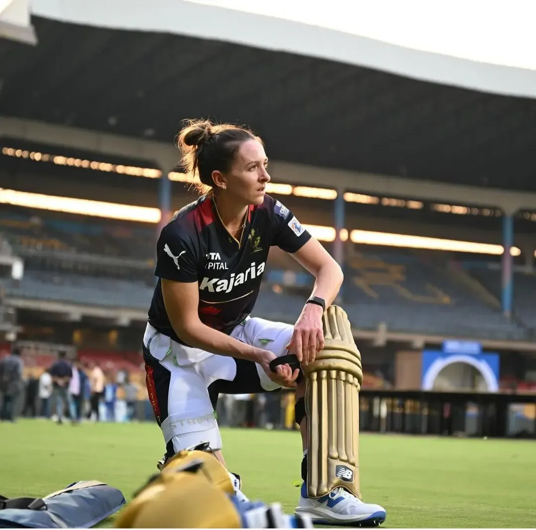 Kate Cross Emphasizes Recovery, Withdraws from WPL 2025