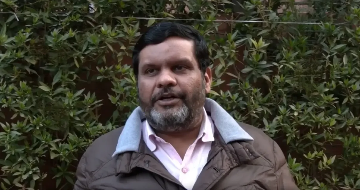 क्यों बचाने आईं ममता बनर्जी आई-पैक को? उनके संबंध क्या हैं?