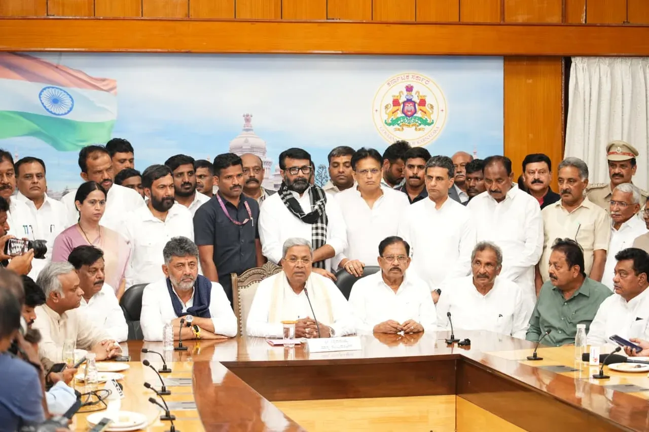 Siddaramaiah resigns as Karnataka CM, vows to stay in politics till last breath