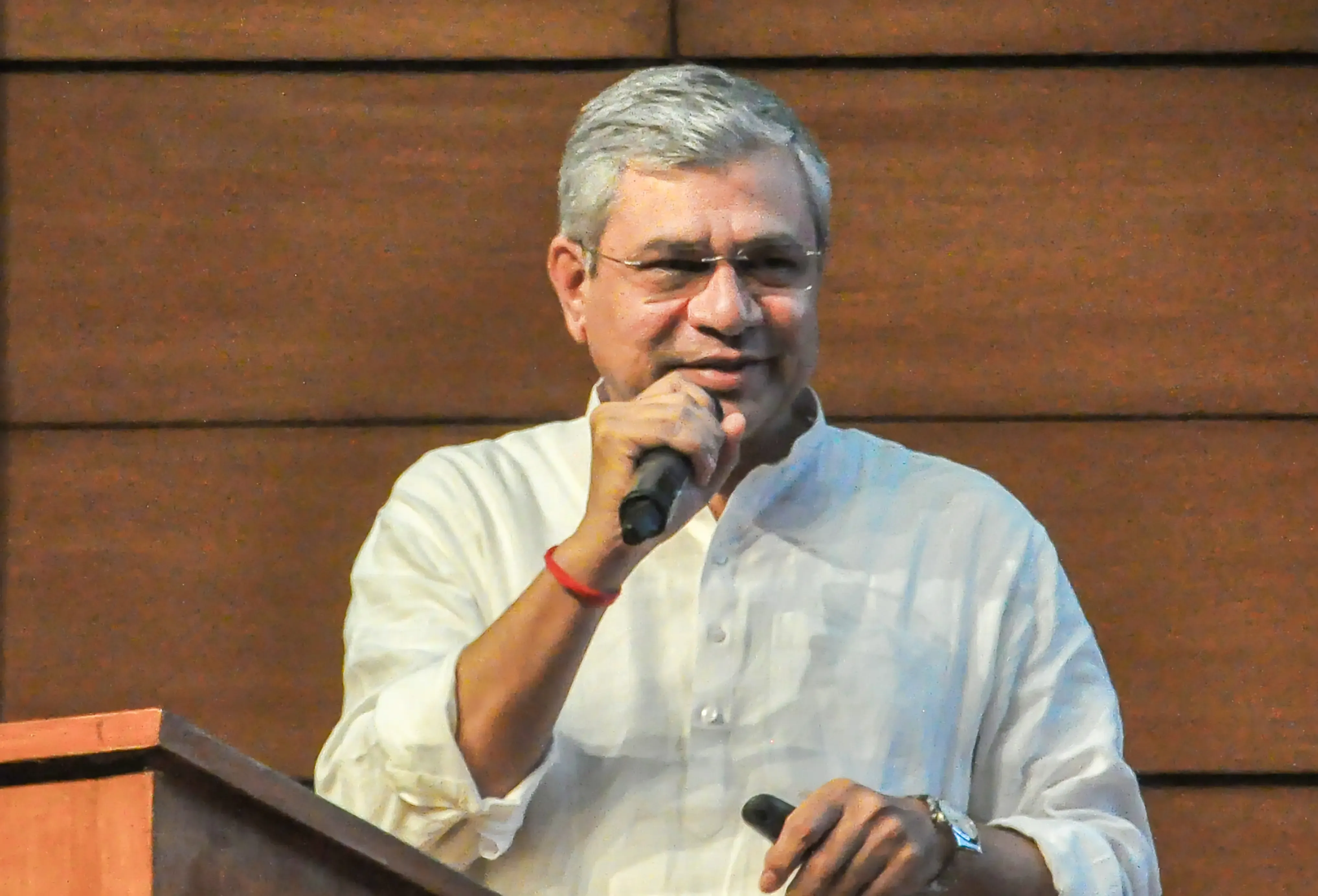 What New Programs Will I&B Minister Ashwini Vaishnaw Introduce at IFFI 2025 for Emerging Filmmakers?