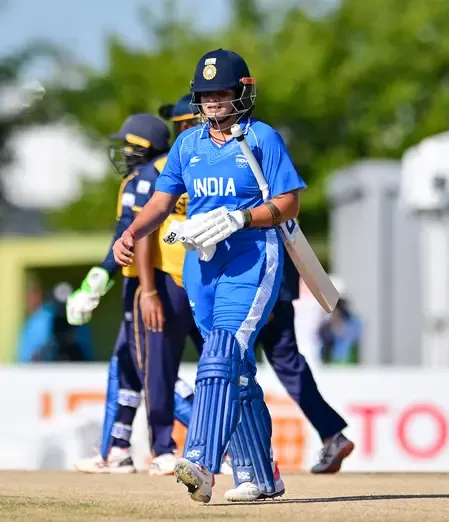 शेफाली वर्मा को ICC की फटकार, रायपुर टी20 में गेंद पटकने पर लेवल 1 उल्लंघन और 1 डिमेरिट प्वाइंट