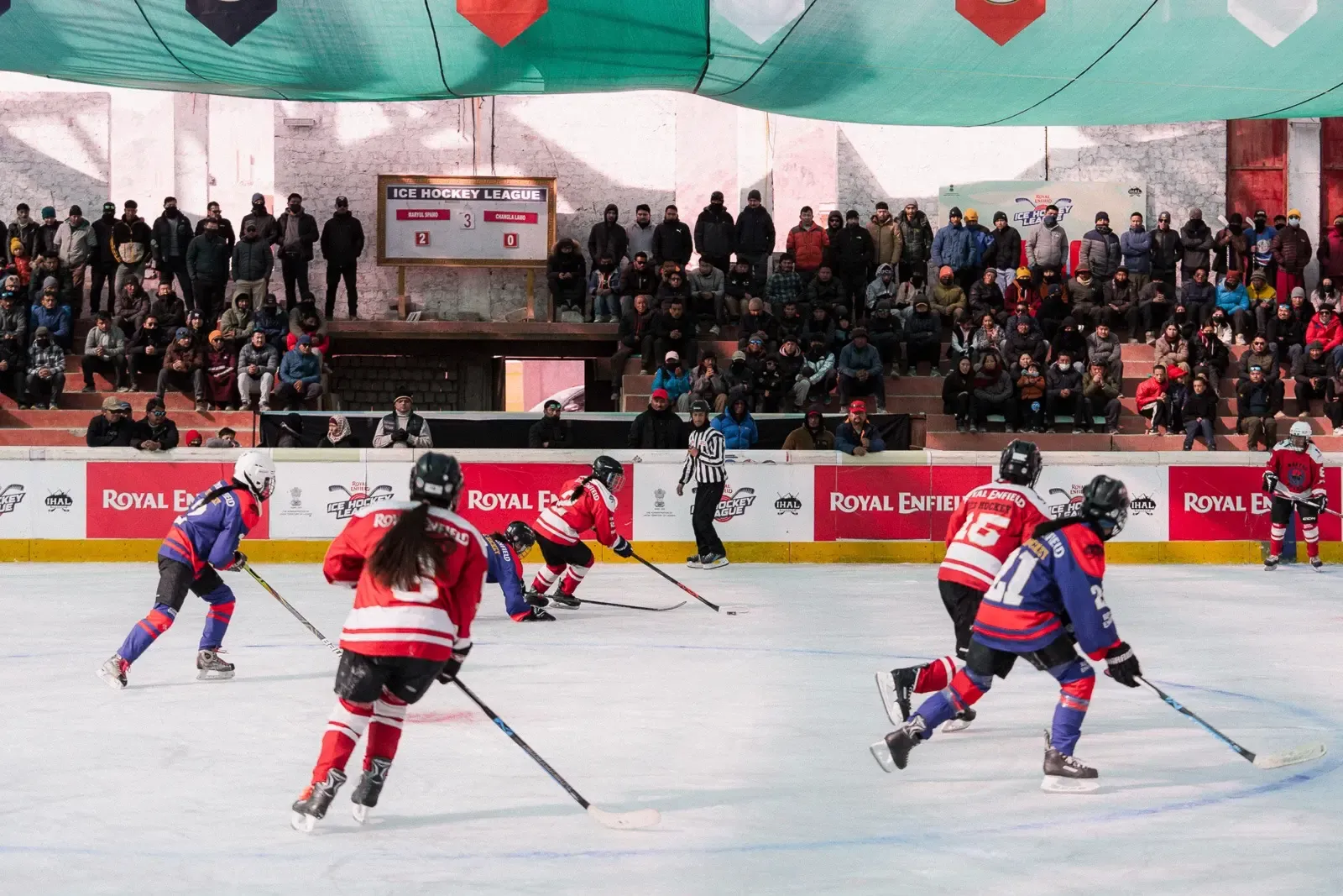 Ice Hockey League Kicks Off in Leh with 10 Men's and 5 Women's Teams Competing