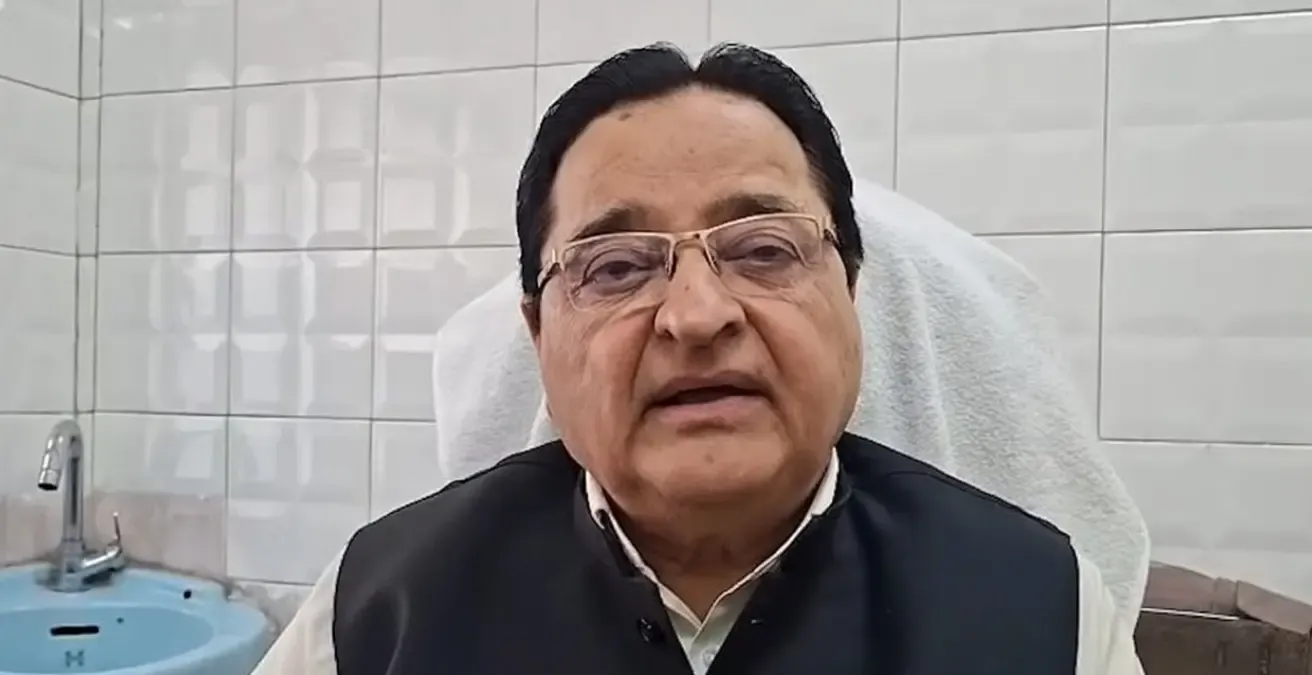 वाराणसी में इफ्तार पार्टी पर एसटी हसन की तीखी टिप्पणी: धार्मिक भावनाओं का ध्यान रखना चाहिए