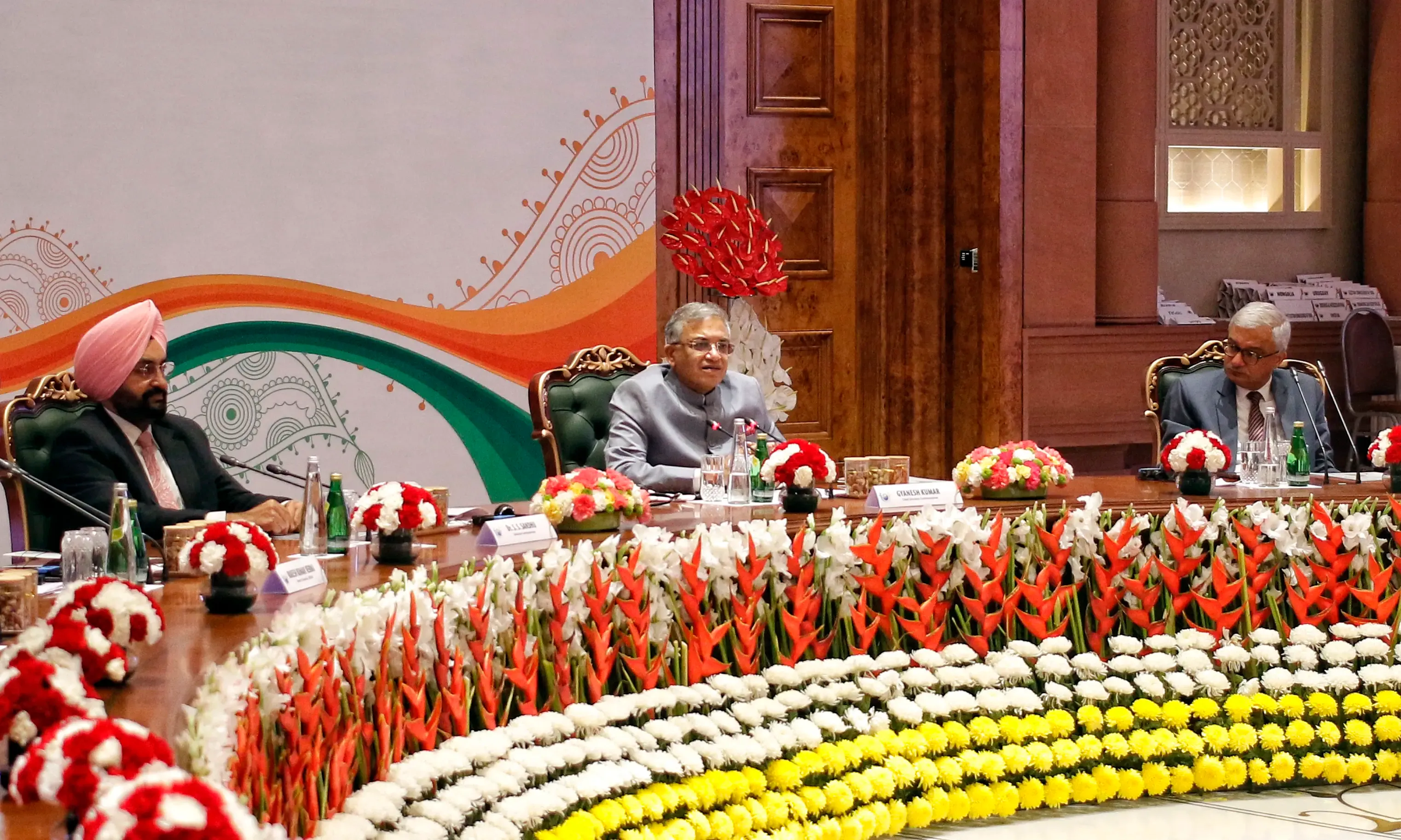 क्या आईआईसीडीईएम सम्मेलन ने अंतरराष्ट्रीय चुनावी मानकों पर गंभीर चर्चा को बढ़ावा दिया?