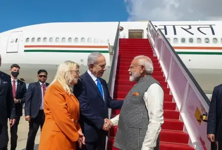 इजरायल की धरती पर प्रधानमंत्री मोदी का भव्‍य स्‍वागत, कहा- मैं सम्मानित महसूस कर रहा हूं