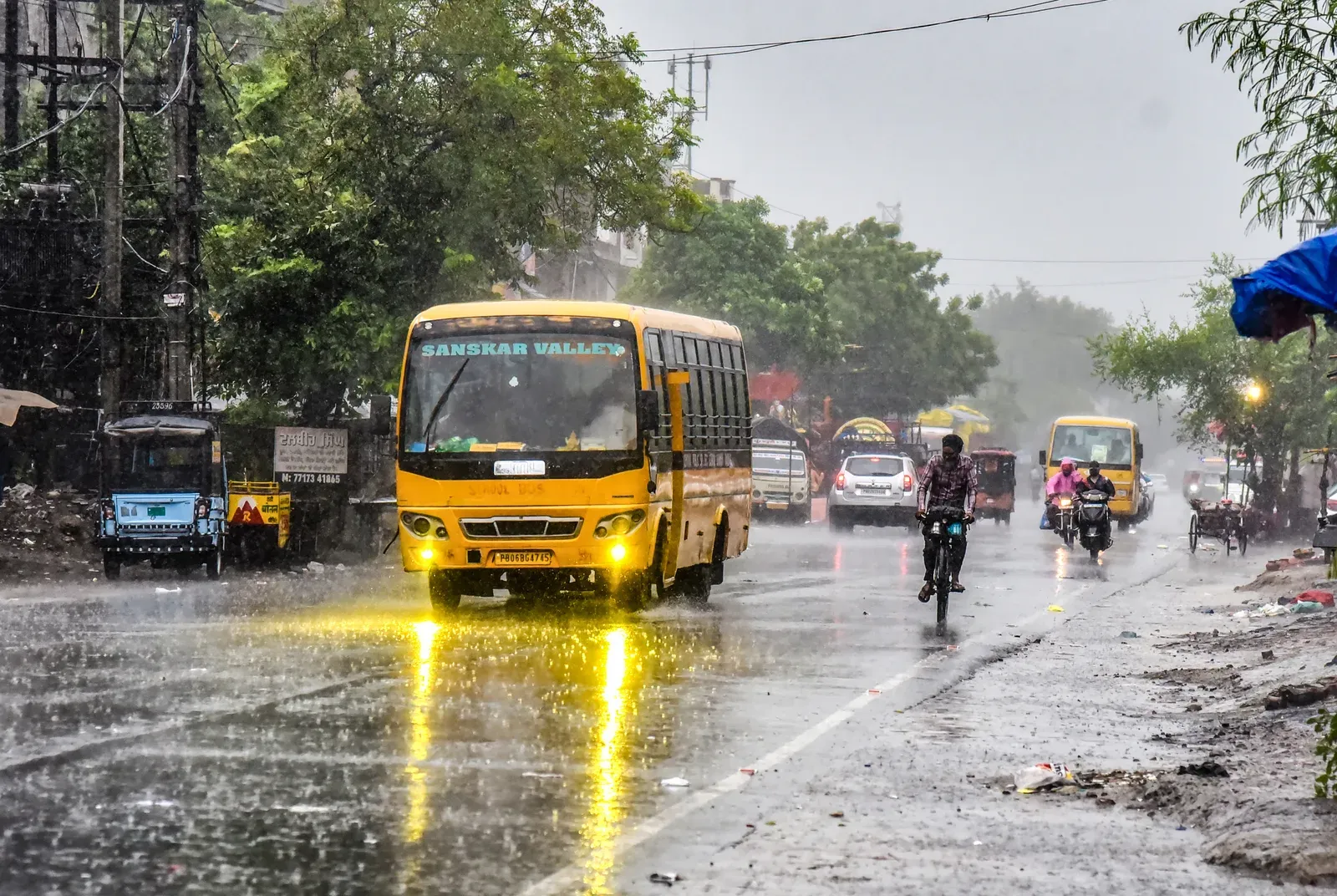 IMD heavy rain alert for 15 states; Himachal, J&K on orange alert