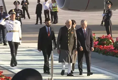 PM Modi arrives in Tashkent; Uzbekistan President Mirziyoyev receives him at airport