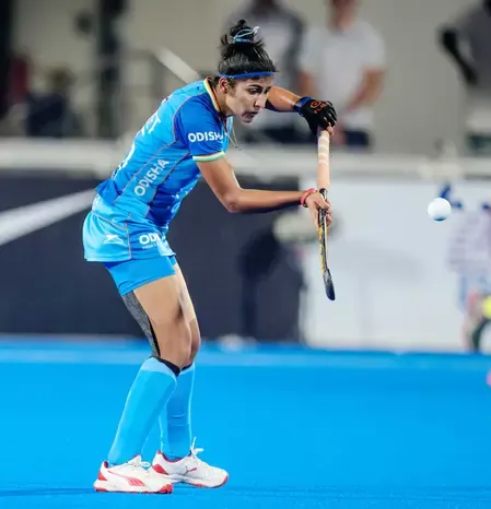 Why does Navneet Kaur believe that defense is as crucial as offense in modern hockey?