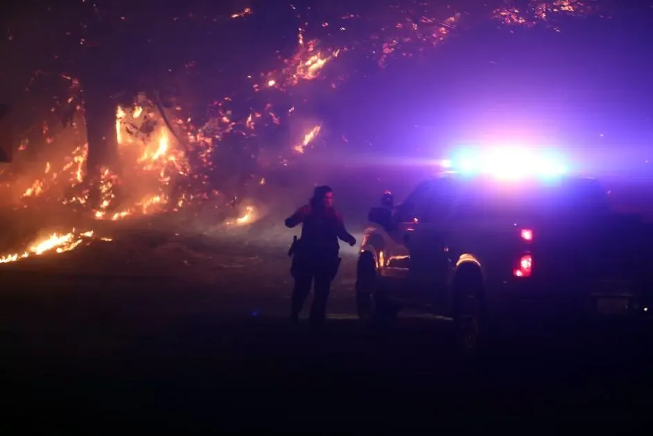 Strengthening Winds Create New Challenges for Fire-Devastated Los Angeles