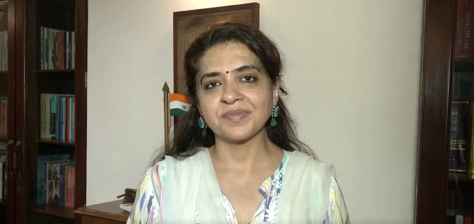 शाइना एनसी का इंडी ब्लॉक पर हमला: 'चुनाव आयोग, PM और सुप्रीम कोर्ट का अपमान करते हैं'