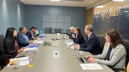 What initiatives are India and Norway discussing to enhance economic ties?