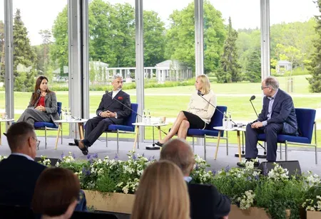 Jaishankar backs early US-Iran deal, calls world 'frustrated observer'