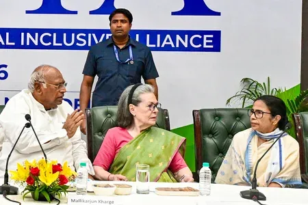 इंडिया ब्लॉक की बैठक में कांग्रेस अध्यक्ष मल्लिकार्जुन खड़गे बोले, विपक्षी एकता को और मजबूत करना होगा