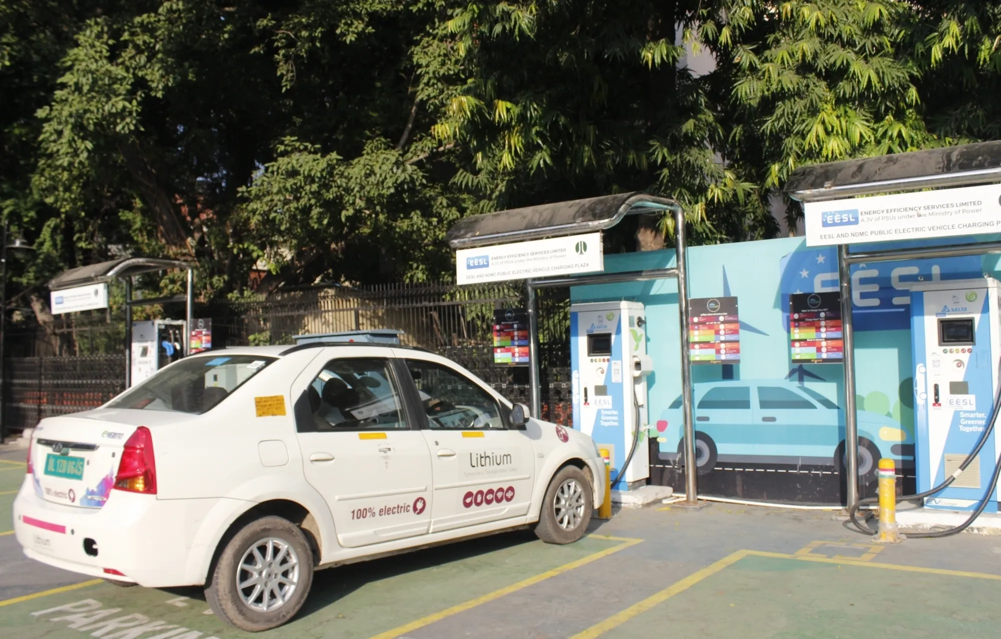 Does India now have 29,151 electric vehicle charging stations?