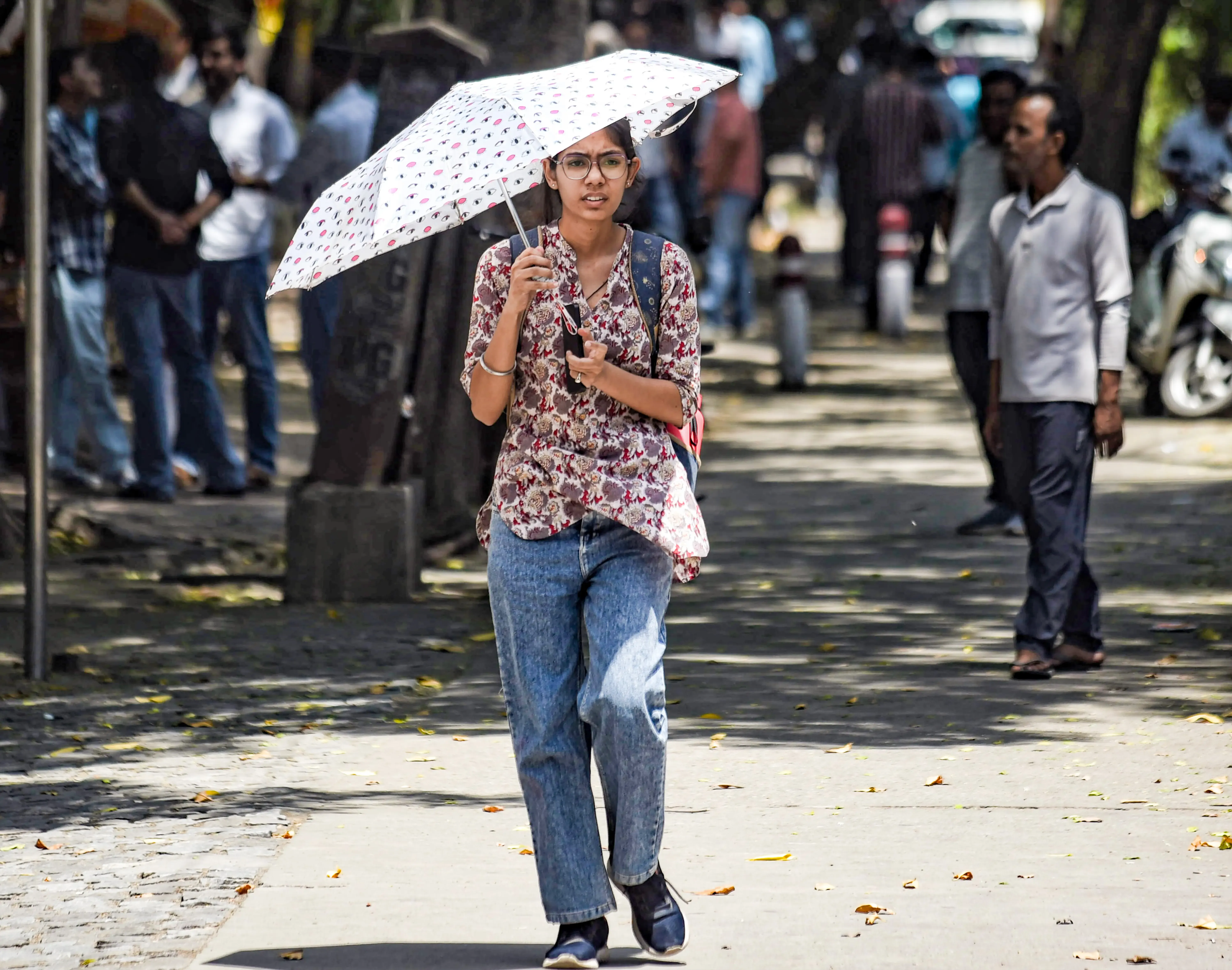 Heatwave Alert: Delhi to Scorch at 44°C as IMD Warns of Intensifying Heat