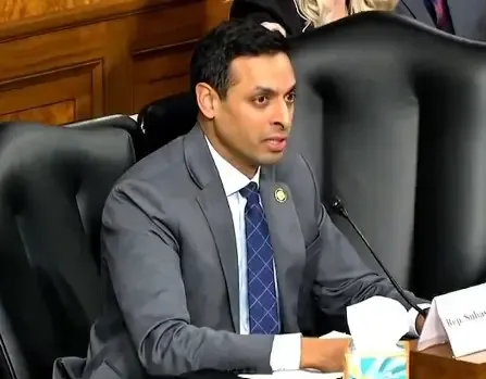 Indian-American Congressman Criticizes House GOP for Airport Shutdown