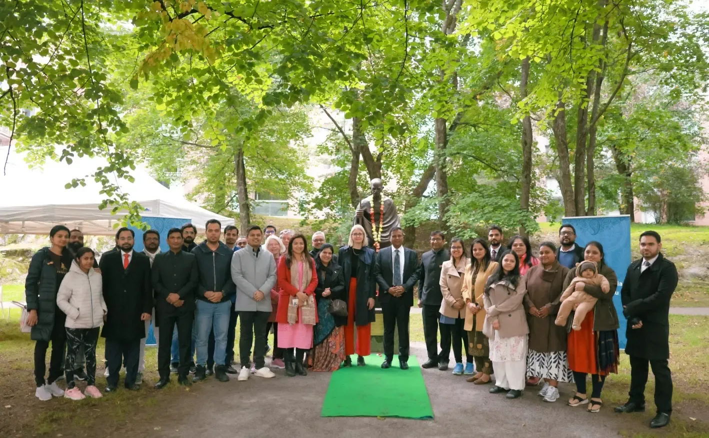 How Are World Leaders Honoring Mahatma Gandhi on Gandhi Jayanti?