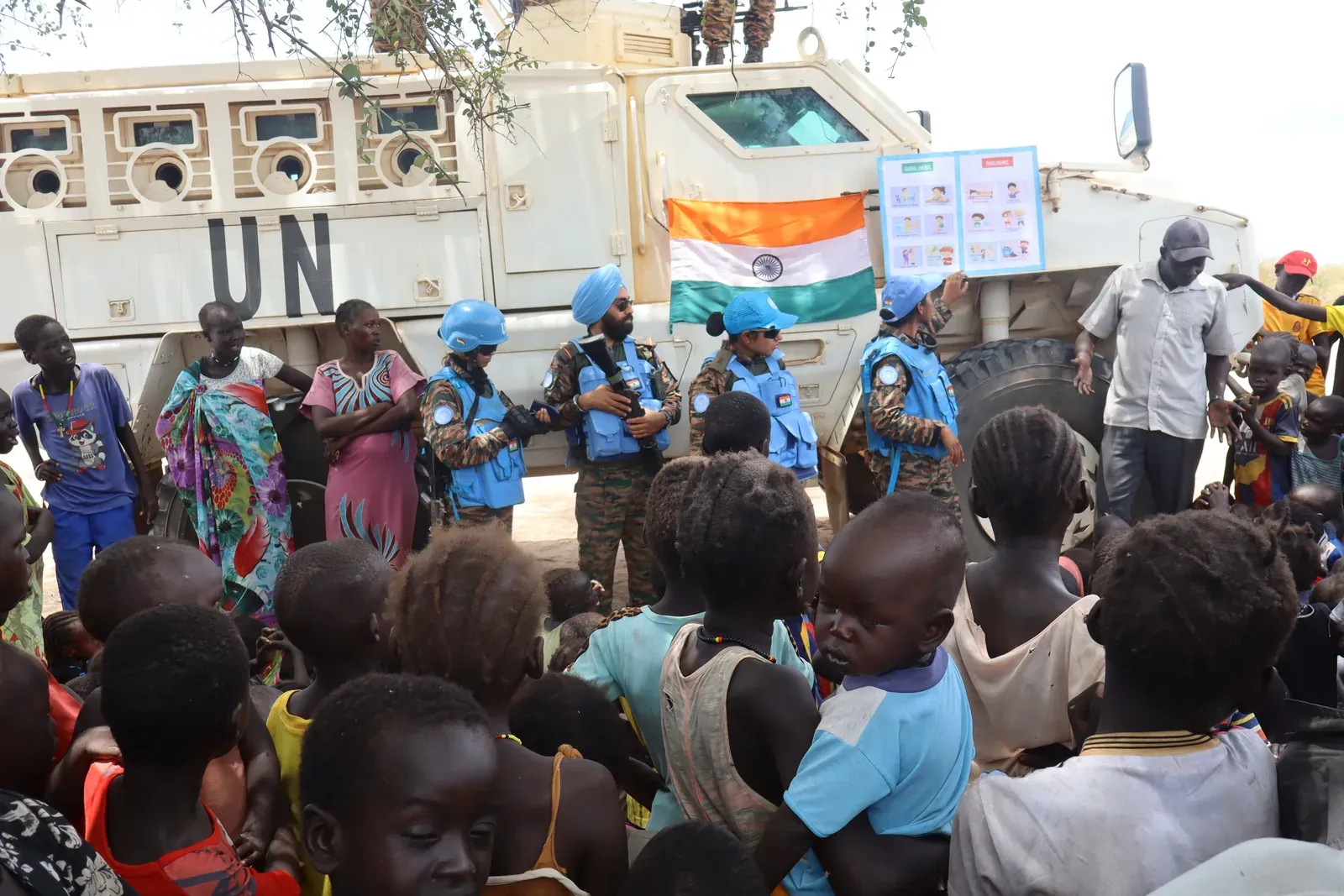 Indian peacekeepers with UNISFA aid displaced persons in Abyei