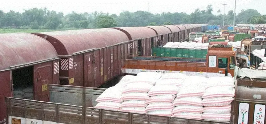 How is Indian Railways Ensuring Fertiliser Supply for Farmers?