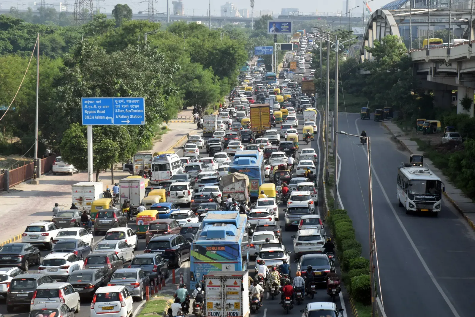India auto retail sales hit record 25.37 lakh units in September, up 31.8%