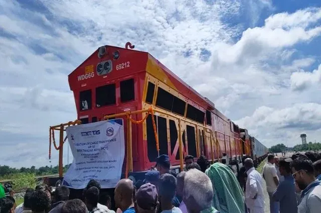 India's first direct container freight train to Nepal boosts cross-border trade