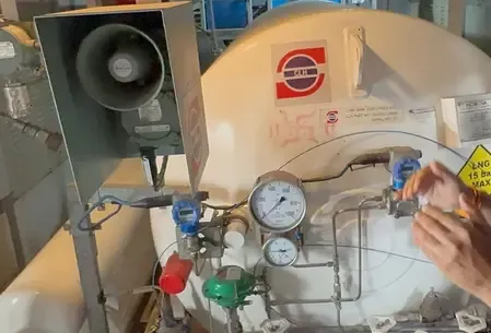 Is India’s First LNG-Powered Passenger Train Now Operational in Ahmedabad?