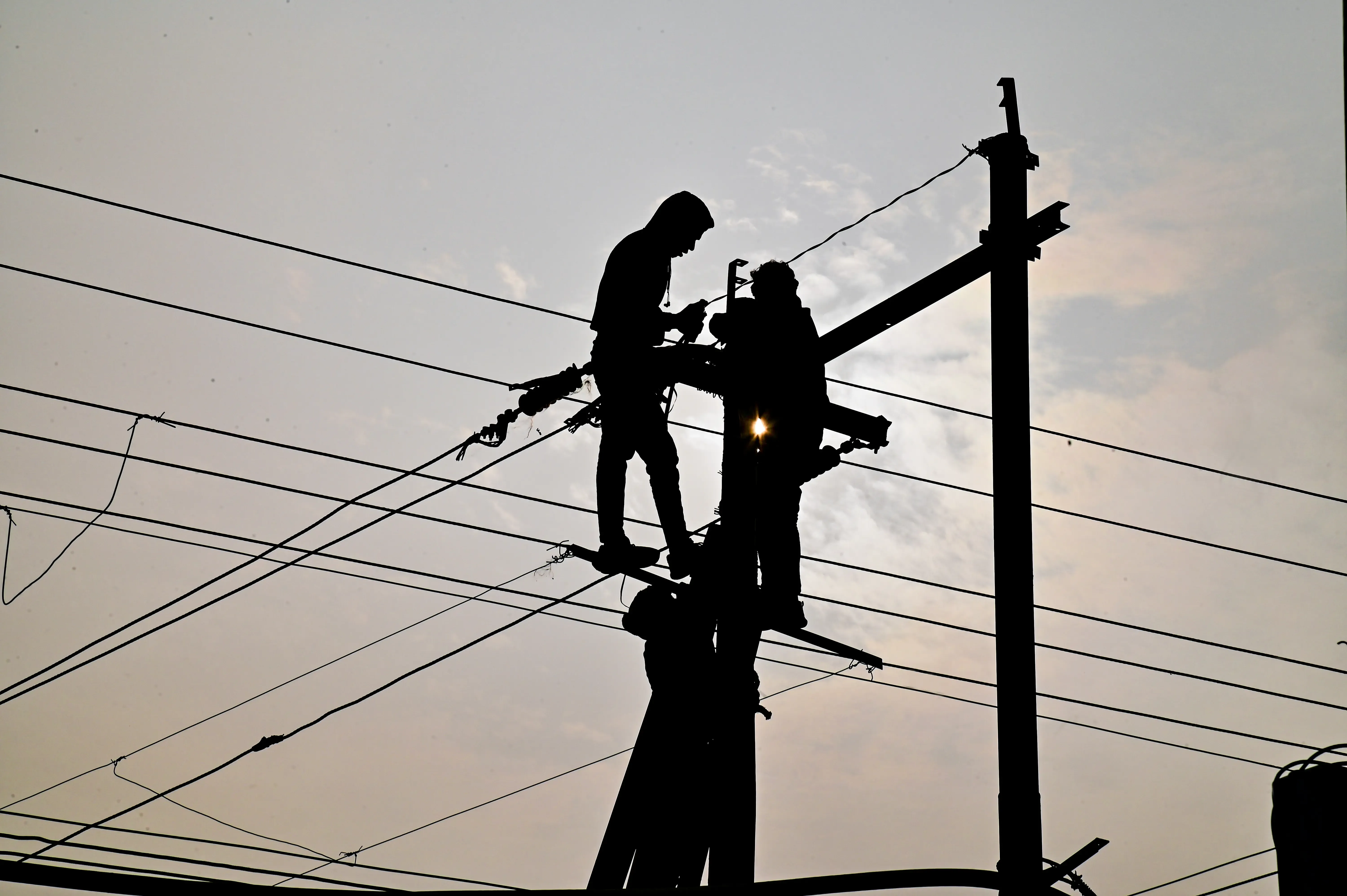 Has India's Power Transmission Network Exceeded 5 Lakh Circuit Kilometres?