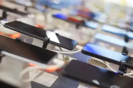 India smartphone shipments drop 26% in Q3 2026, Samsung reclaims top spot