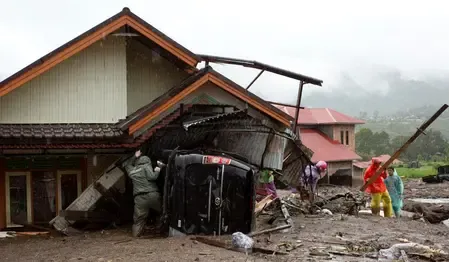 Indonesia flood death toll rises to 303, widespread damage in Thailand 