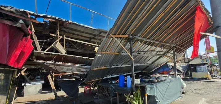 Philippines 7.8 quake triggers tsunami; Indonesia lifts warning after evacuations