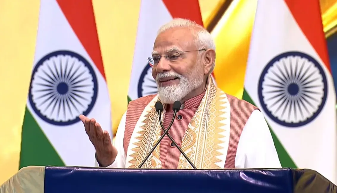PM मोदी ने जकार्ता में 'कुछ-कुछ होता है' का जिक्र कर कहा — भारत-इंडोनेशिया मिलकर करेंगे 'बहुत कुछ'