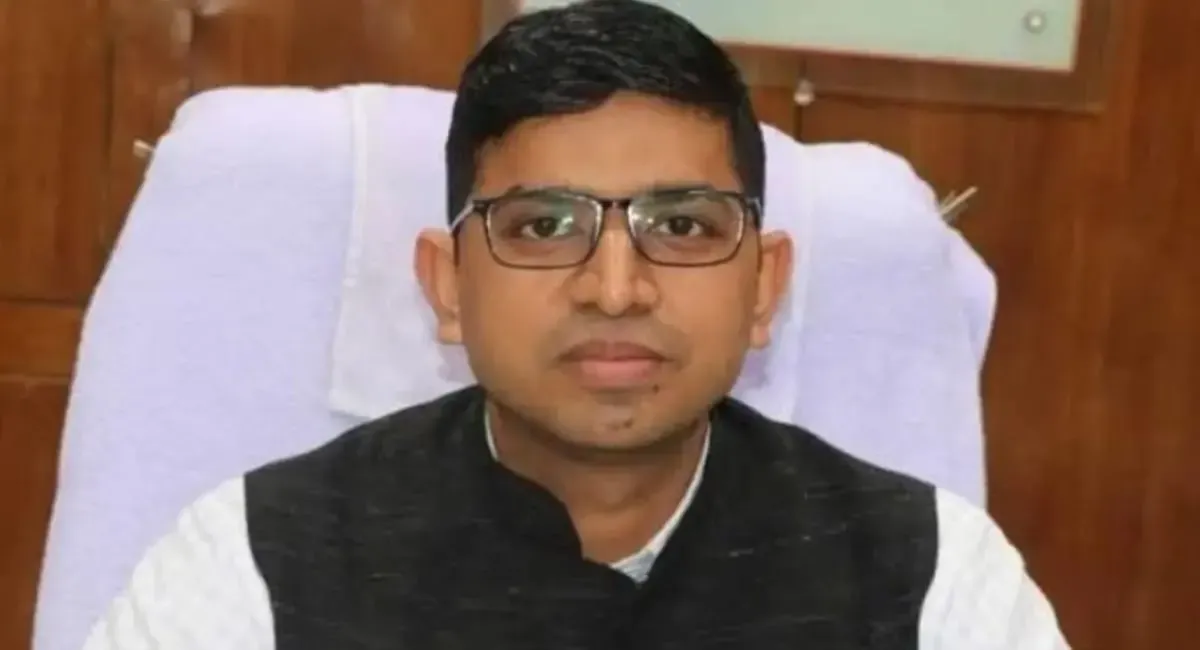 Who is the new Municipal Commissioner of Indore?