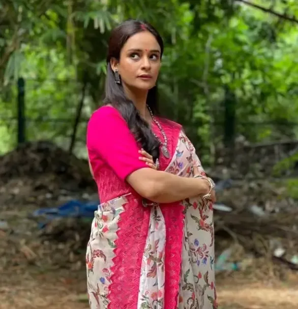 क्या इंडस्ट्री महासागर की तरह है, जिसमें समय, धैर्य और मेहनत की जरूरत है? हरलीन कौर रेखी से जानें