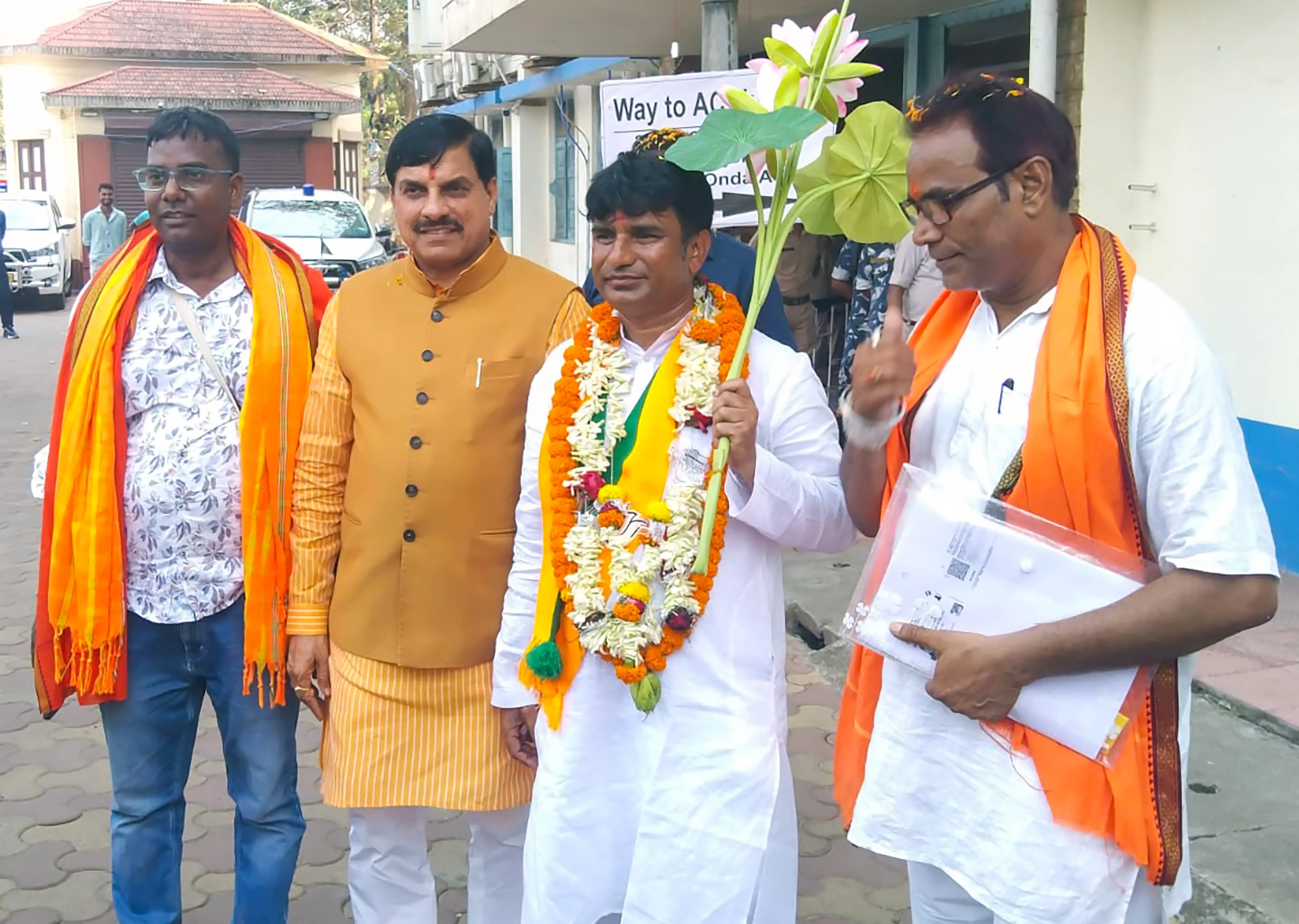 Mohan Yadav Critiques Mamata Banerjee for Supporting Infiltrators