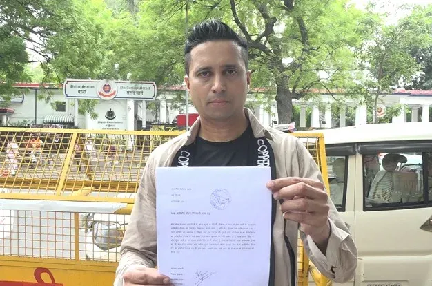 Influencer files assault complaint against CJP founder Abhijeet Dipke in Delhi