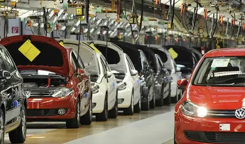 Should Innovation in the Automotive Industry Prioritize Customer Data Privacy and Security?