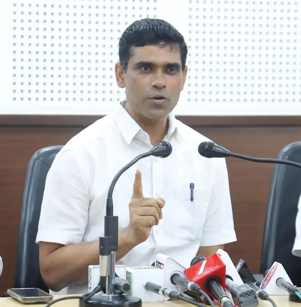 Should the Karnataka Government Take the One-Week Deadline on Internal Reservations Seriously?