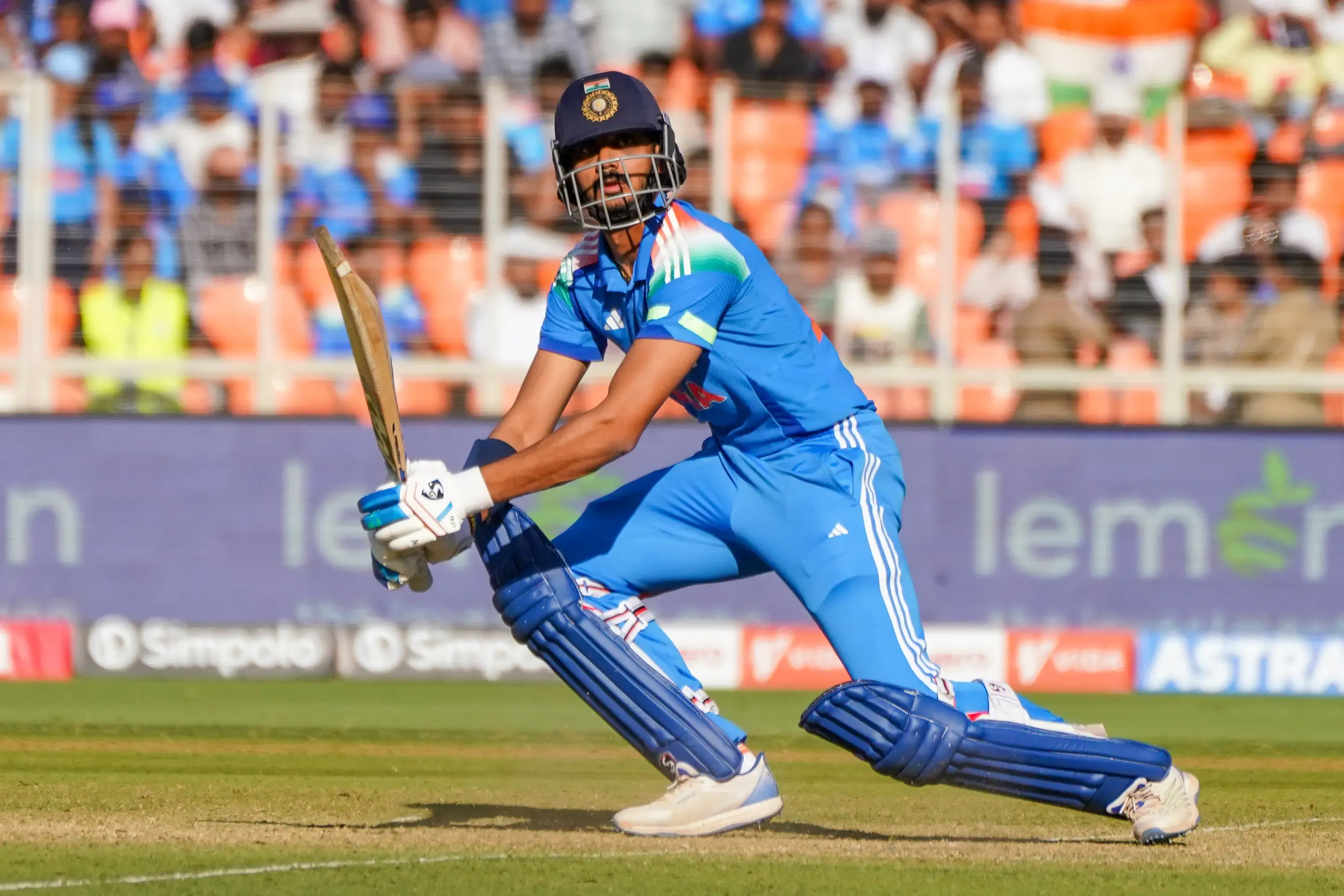 IPL 2025: Aakash Chopra Supports Axar Patel for Delhi Capitals Captaincy