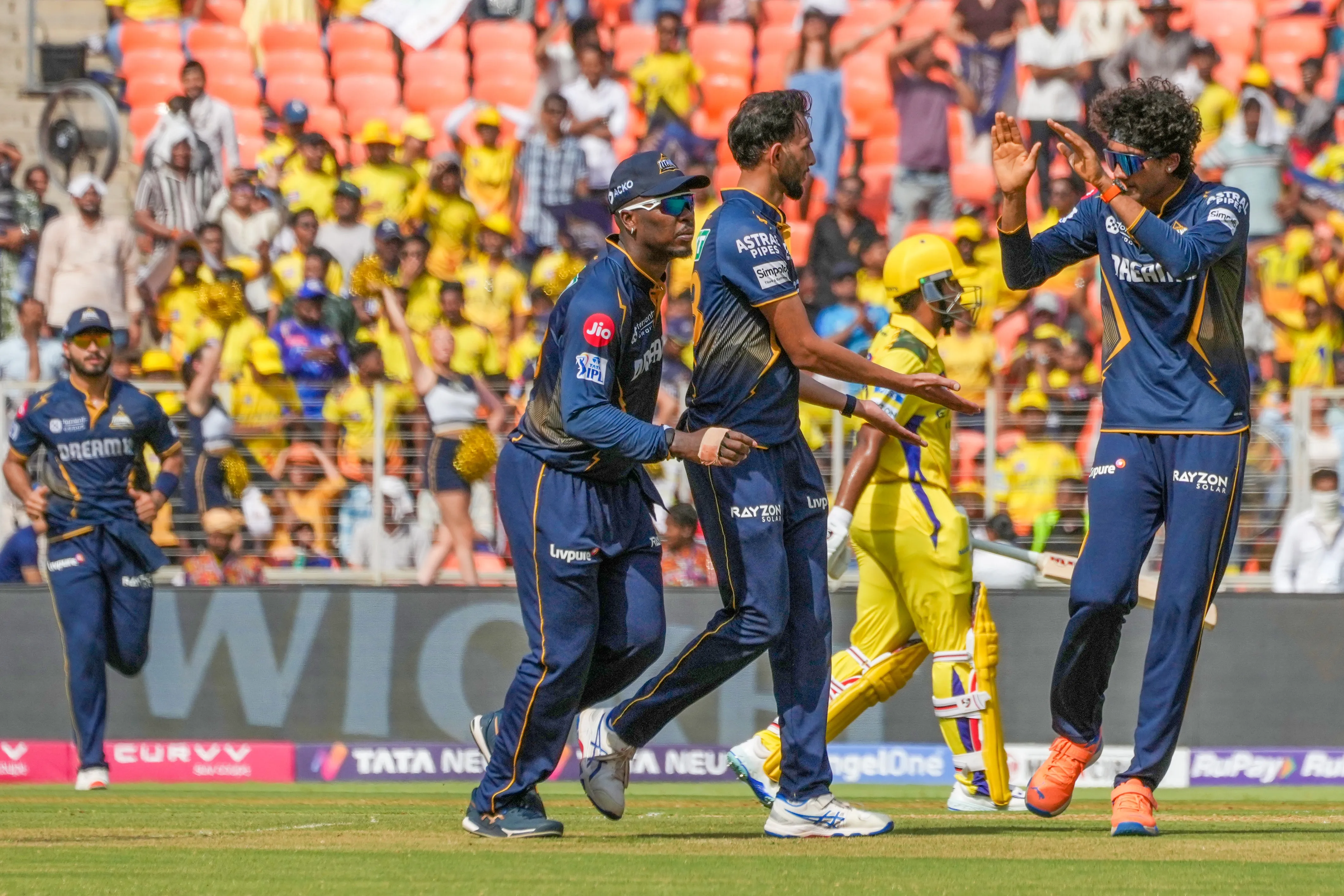 Is the Loss of Form Among GT Bowlers a Cause for Concern in IPL 2025?