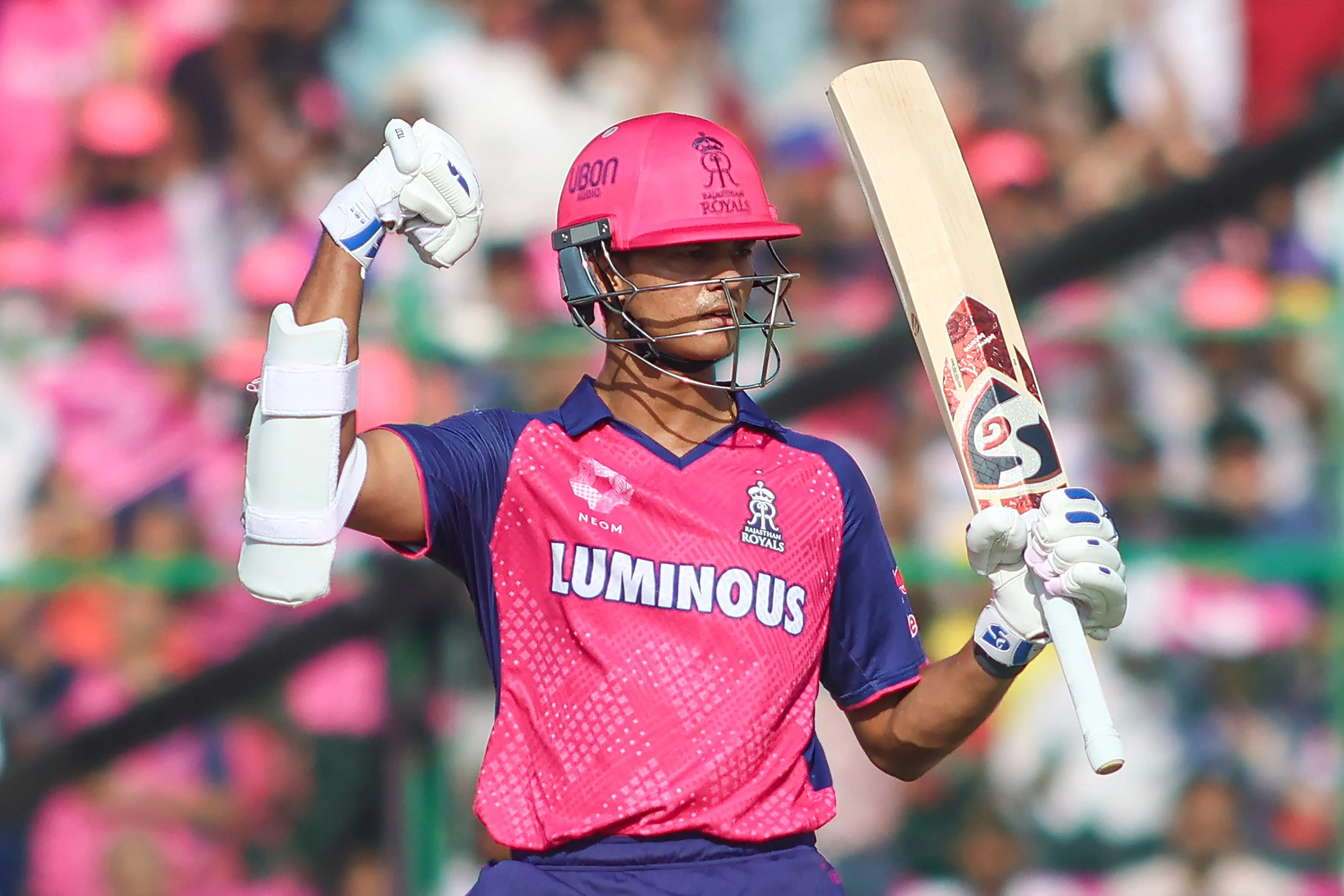 IPL 2025: Jaiswal's Stellar Half-Century Leads RR to 173/4 vs RCB