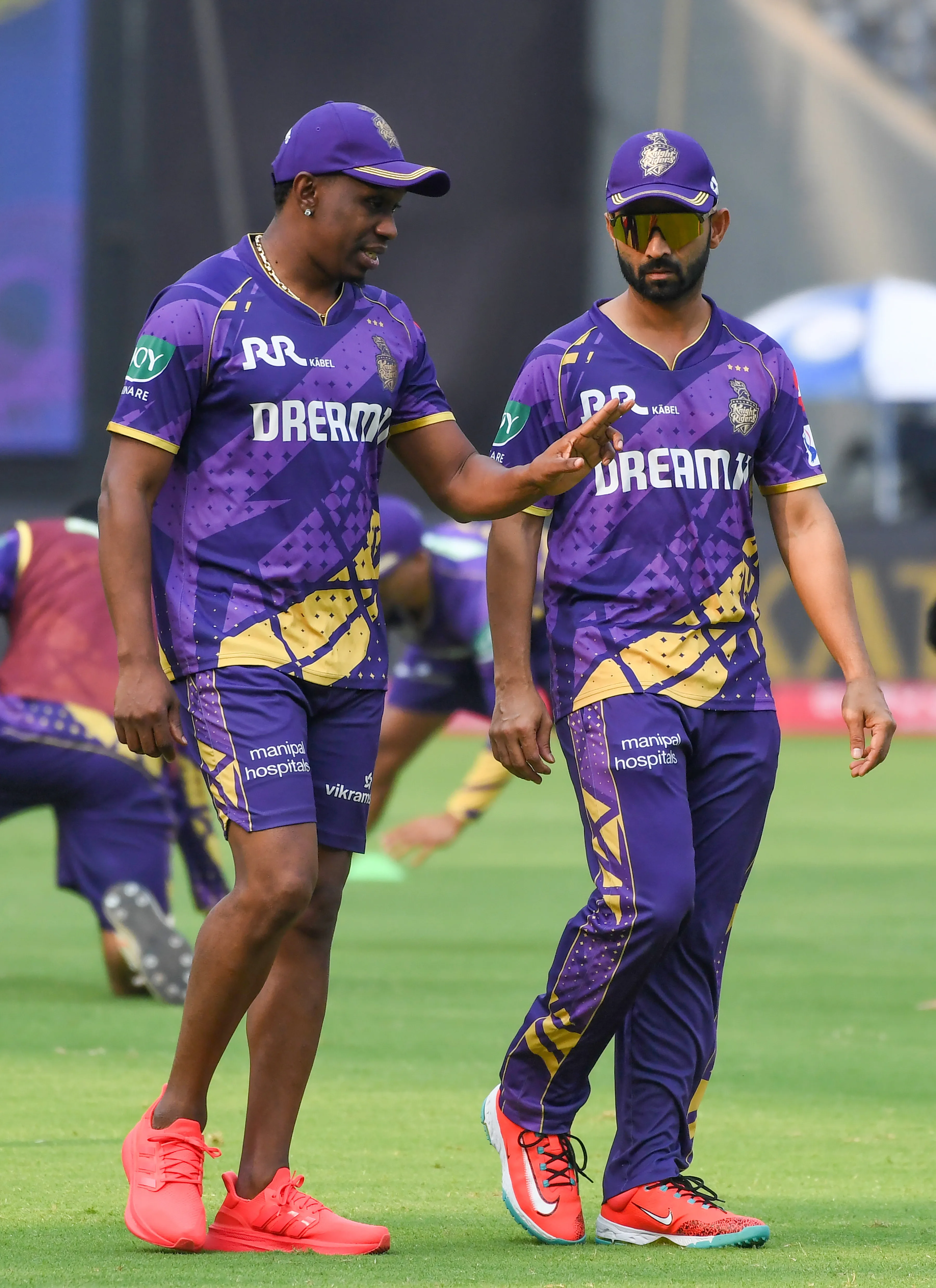 Is IPL 2025 Set to Witness KKR Mentor Dwayne Bravo's Return Alongside Russell and Narine?