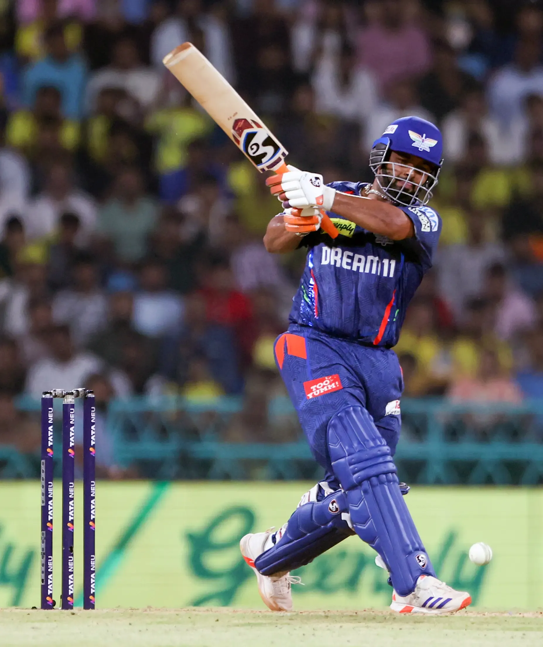 IPL 2025: Pant's Resilience Falls Short as CSK's Precise Bowling Limits LSG to 166/7