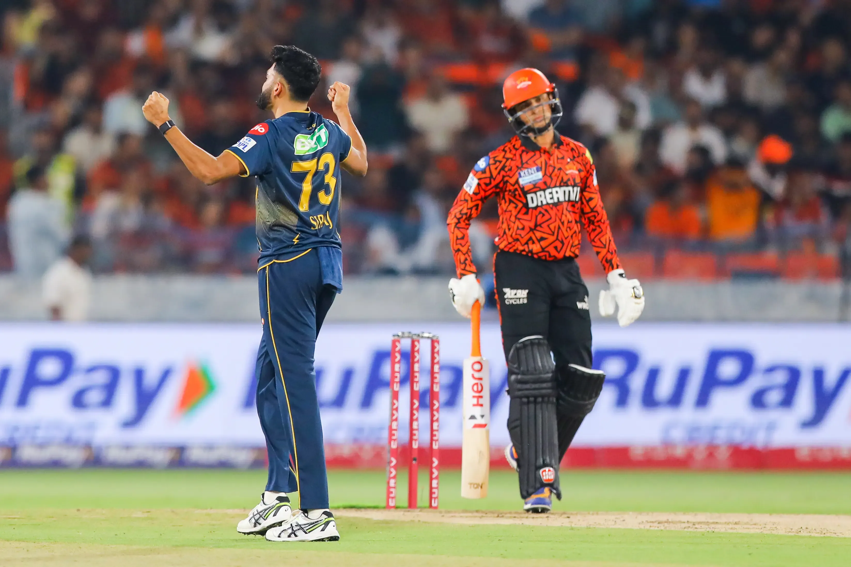 IPL 2025: Siraj's 4-17 Leads to Hyderabad's 152/8