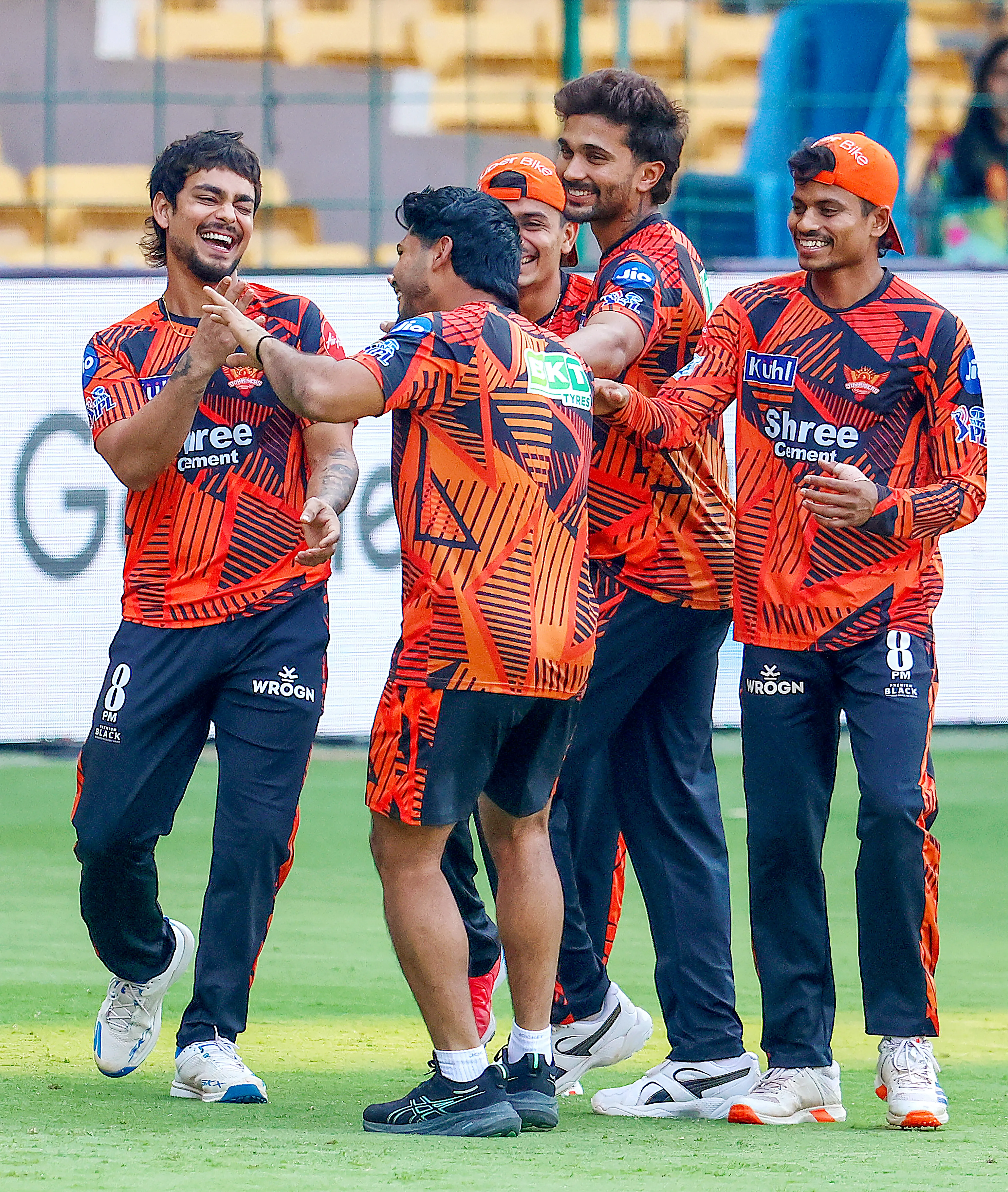 IPL 2026: SRH's Dominant Batting Overshadowed by Bowling Woes