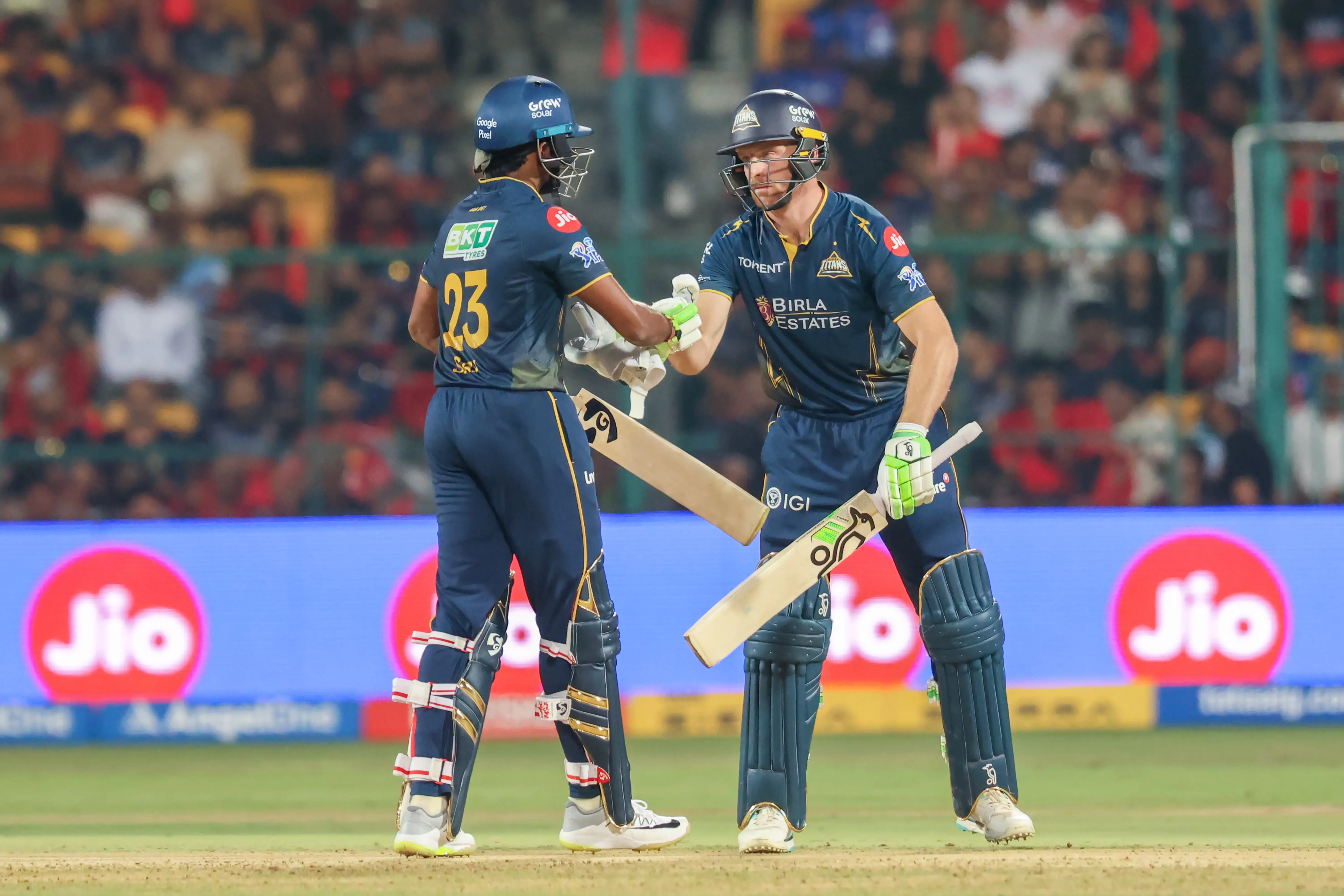 ऐतिहासिक! जीटी ने आरसीबी के खिलाफ बनाया आईपीएल 2026 का सबसे बड़ा स्कोर, साई सुदर्शन का शतक